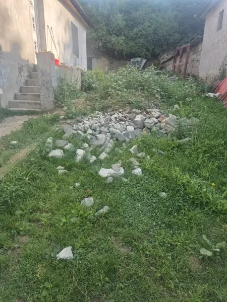 Árokásás és tereprendezés bontási területen – Szendrőlád